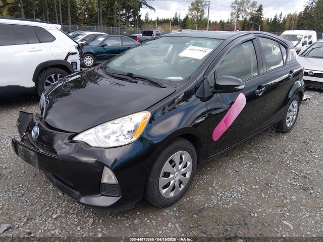 JTDKDTB34E1082113 Toyota Prius C Three