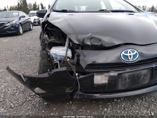JTDKDTB34E1082113 Toyota Prius C Three