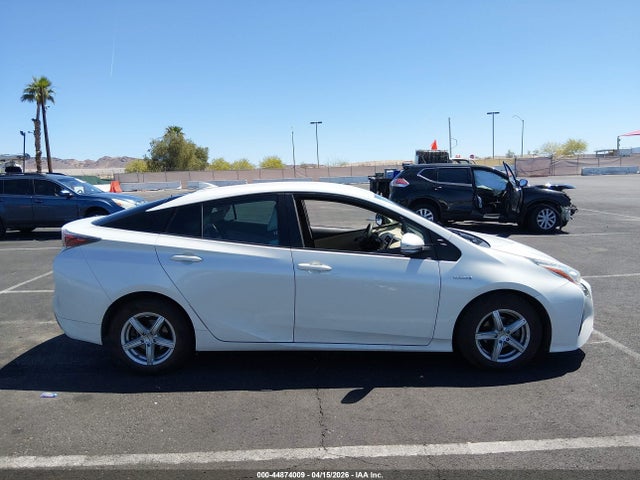 Toyota Prius Two 2017 JTDKBRFU0H3031986 Image 13