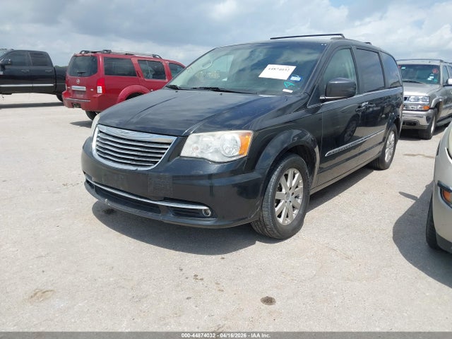 44874032 :رقم المزاد ، 2C4RC1BGXFR545118 vin ، 2015 Chrysler Town & Country Touring مزاد بيع