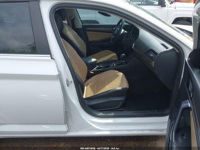 Продаж на аукціоні авто 2021 Volkswagen Jetta 1.4t Sel Premium, vin: 3VWG57BU9MM012284, номер лоту: 44874058