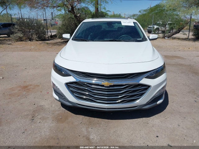 1G1ZD5ST9NF116102 Chevrolet Malibu Fwd Lt