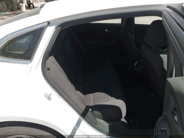 1G1ZD5ST9NF116102 Chevrolet Malibu Fwd Lt