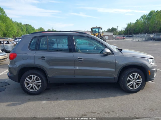 Продаж на аукціоні авто 2016 Volkswagen Tiguan S, vin: WVGBV7AX9GW520179, номер лоту: 44874133