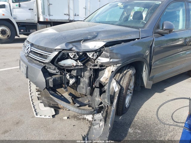Продаж на аукціоні авто 2016 Volkswagen Tiguan S, vin: WVGBV7AX9GW520179, номер лоту: 44874133
