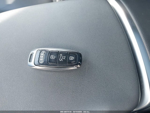 2019 Audi Q8 55 Premium მანქანა იყიდება აუქციონზე, vin: WA1FVAF11KD022743, აუქციონის ნომერი: 44874135