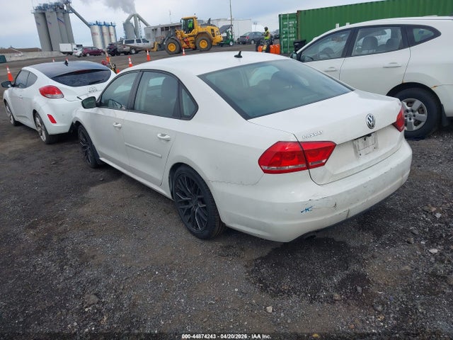 2015 Volkswagen Passat 1.8t S მანქანა იყიდება აუქციონზე, vin: 1VWAT7A38FC095019, აუქციონის ნომერი: 44874243