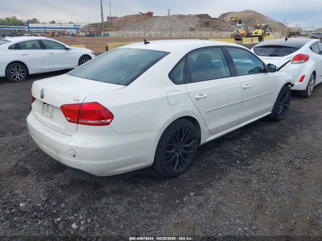 2015 Volkswagen Passat 1.8t S მანქანა იყიდება აუქციონზე, vin: 1VWAT7A38FC095019, აუქციონის ნომერი: 44874243