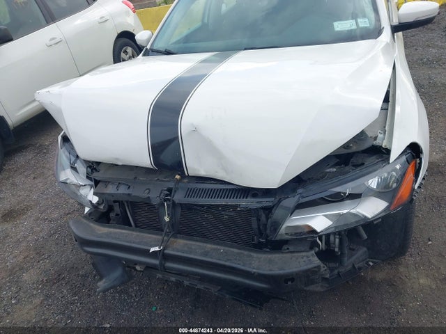 2015 Volkswagen Passat 1.8t S მანქანა იყიდება აუქციონზე, vin: 1VWAT7A38FC095019, აუქციონის ნომერი: 44874243