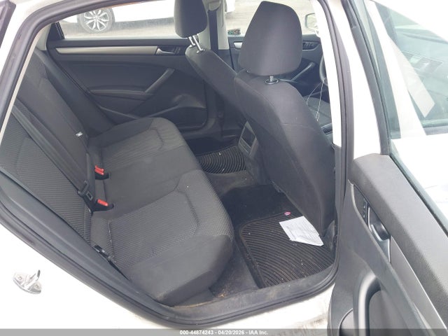 2015 Volkswagen Passat 1.8t S მანქანა იყიდება აუქციონზე, vin: 1VWAT7A38FC095019, აუქციონის ნომერი: 44874243