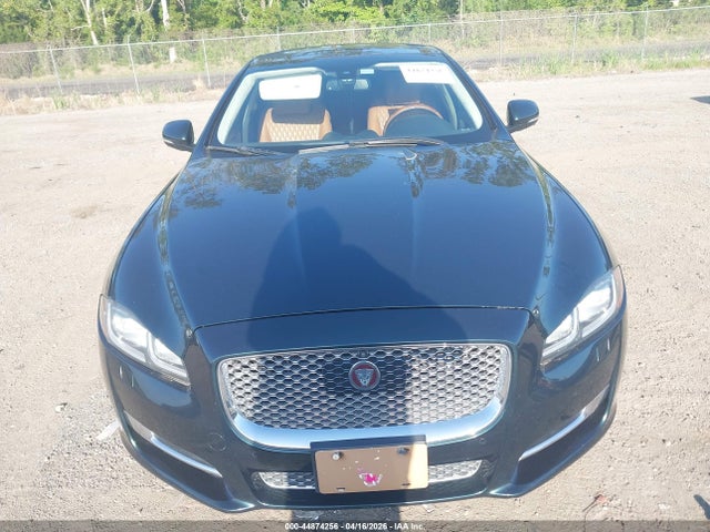 2017 JAGUAR XJ SAJWJ2GD5H8W04668 Photo 5