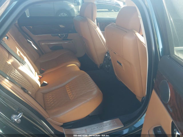 2017 JAGUAR XJ SAJWJ2GD5H8W04668 Photo 7