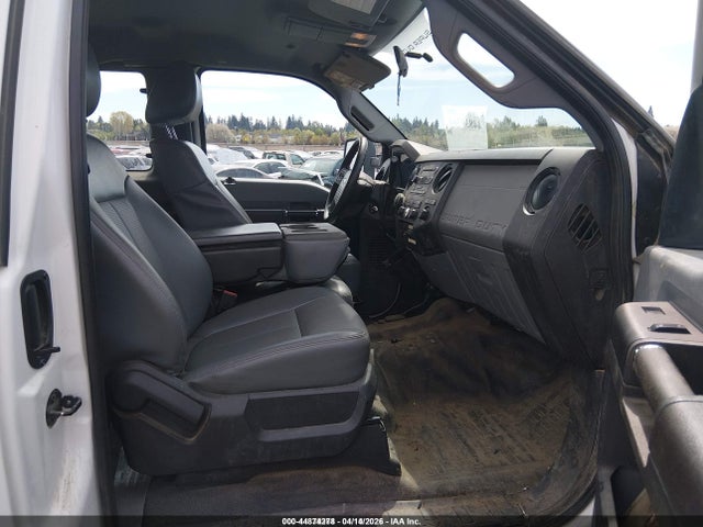Ford F-550 Chassis Xl 2014 1FD0X5HT4EEA04873 Image 5