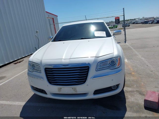 44874316 :رقم المزاد ، 2C3CA5CG7BH528640 vin ، 2011 Chrysler 300 Limited مزاد بيع