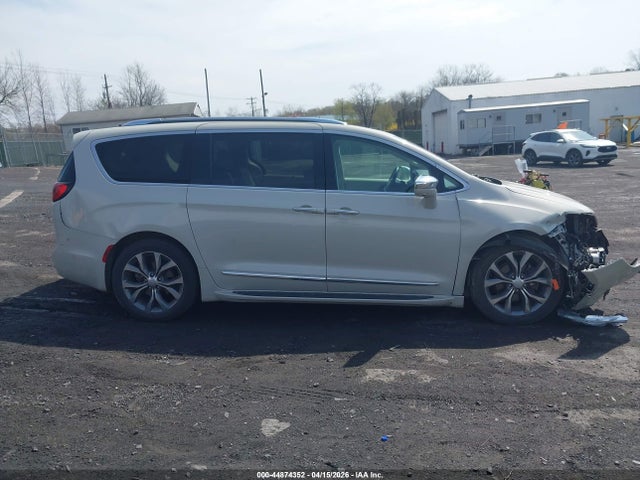 2020 Chrysler Pacifica Limited მანქანა იყიდება აუქციონზე, vin: 2C4RC1GG1LR195429, აუქციონის ნომერი: 44874352