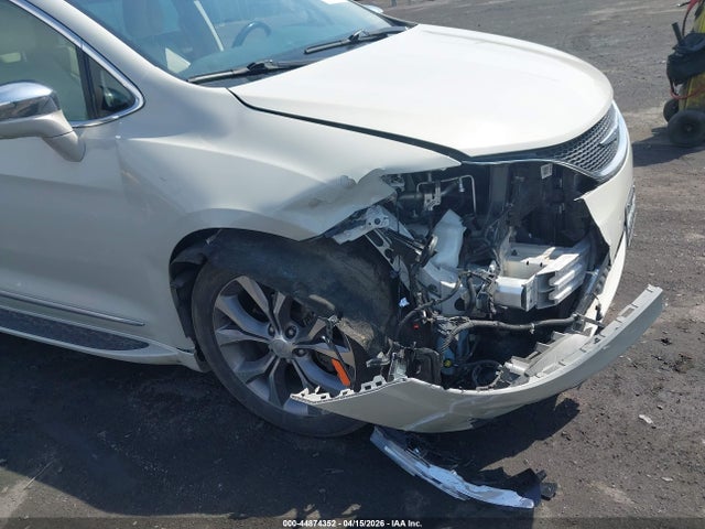 2020 Chrysler Pacifica Limited მანქანა იყიდება აუქციონზე, vin: 2C4RC1GG1LR195429, აუქციონის ნომერი: 44874352
