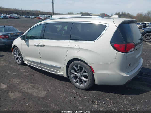 2020 Chrysler Pacifica Limited მანქანა იყიდება აუქციონზე, vin: 2C4RC1GG1LR195429, აუქციონის ნომერი: 44874352