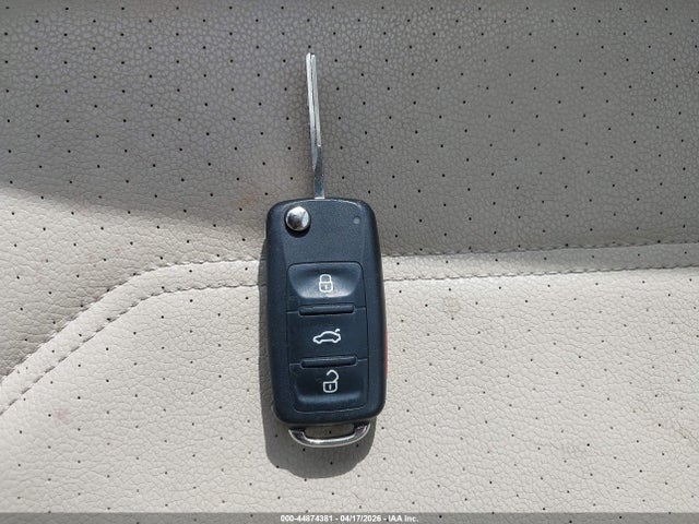 Продаж на аукціоні авто 2015 Volkswagen Passat 1.8t Limited Edition, vin: 1VWAT7A39FC114869, номер лоту: 44874381