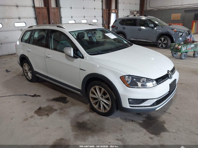 2017 VOLKSWAGEN GOLF ALLTRACK 3VWH17AUXHM530007