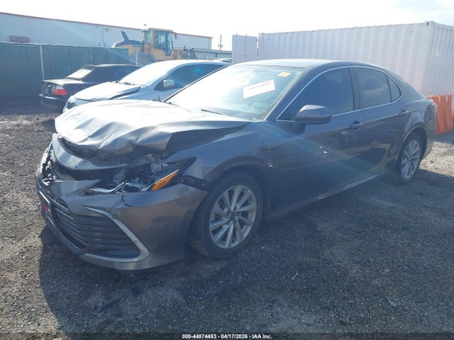 Продажа на аукционе авто 2022 Toyota Camry Le, vin: 4T1C11AK9NU633799, номер лота: 44874453