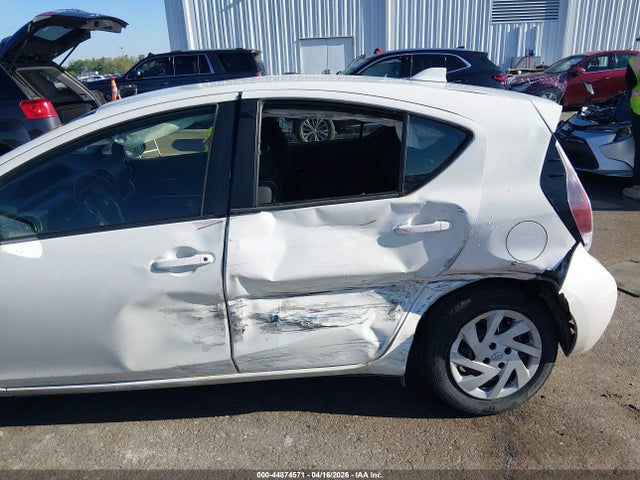 Продаж на аукціоні авто 2015 Toyota Prius C Two, vin: JTDKDTB38F1097313, номер лоту: 44874571