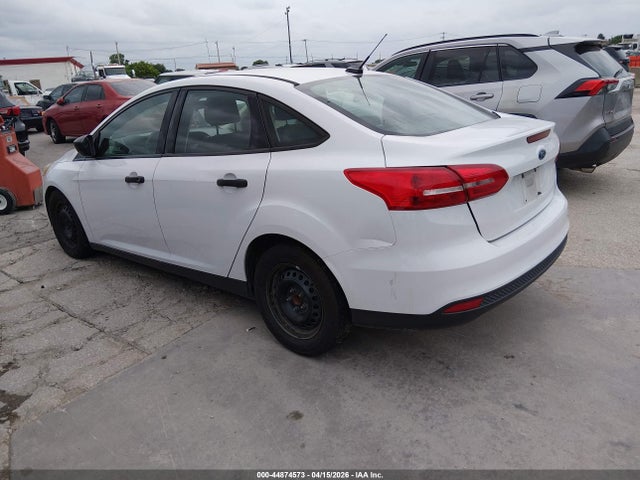 Ford FOCUS S 2017 1FADP3E21HL211474 Image 3