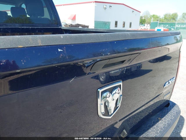 2017 Ram 1500 Tradesman  4x4 5'7 Box მანქანა იყიდება აუქციონზე, vin: 1C6RR7KG5HS557476, აუქციონის ნომერი: 44874588