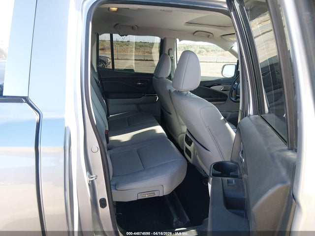44874598 :رقم المزاد ، 5FPYK3F76HB011799 vin ، 2017 Honda Ridgeline Rtl-e مزاد بيع