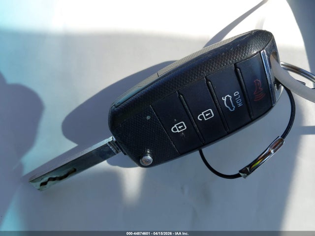 5XXGT4L34LG390137 KIA Optima Lx