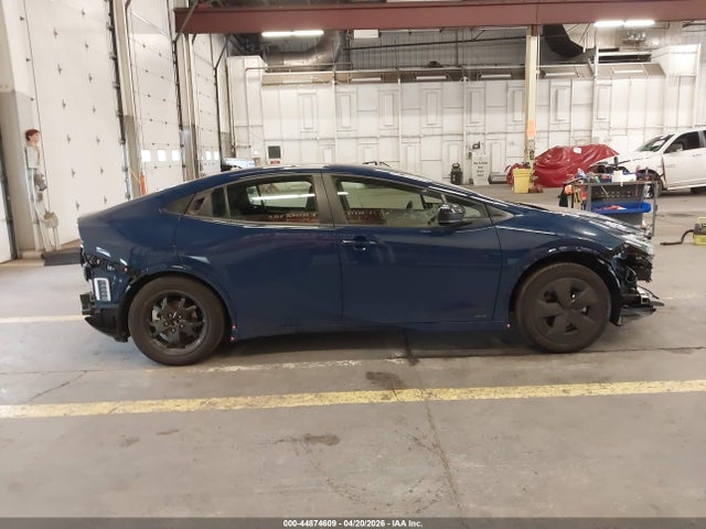 Toyota Prius Le Awd-e 2026 JTDADABU0T3031301 Image 14