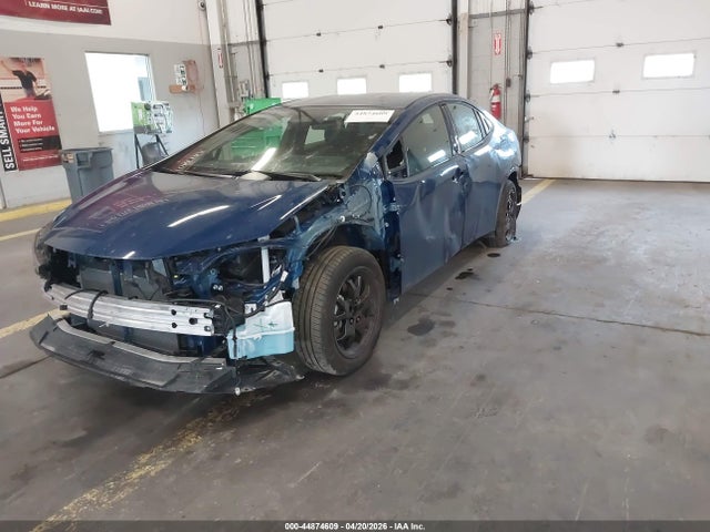 Toyota Prius Le Awd-e 2026 JTDADABU0T3031301 Image 2