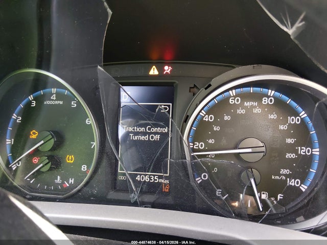 2T3BFREV2JW831240 Toyota RAV4 LE