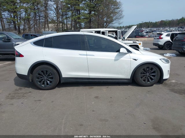 Продажа на аукционе авто 2018 Tesla Model X 100d/75d/p100d, vin: 5YJXCBE26JF087983, номер лота: 44874671