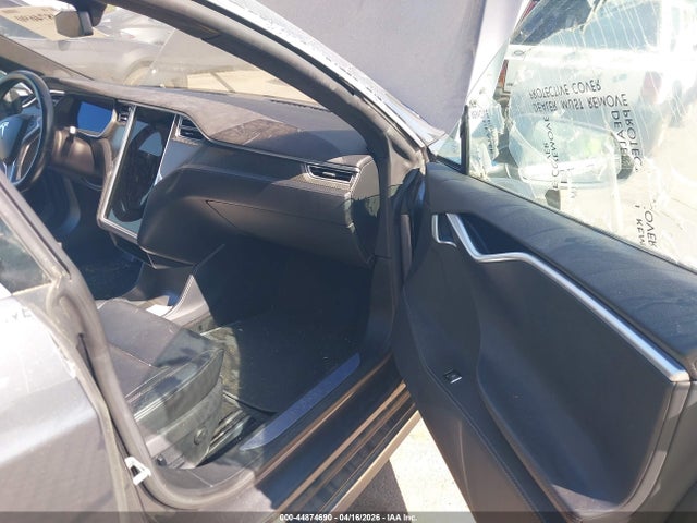44874690 :رقم المزاد ، 5YJSA1H25FF087602 vin ، 2015 Tesla Model S 70d/85d/p85d مزاد بيع