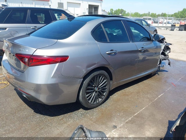 2017 Alfa Romeo Giulia Ti Rwd მანქანა იყიდება აუქციონზე, vin: ZARFAECN0H7548150, აუქციონის ნომერი: 44874724