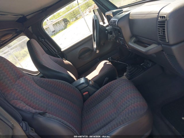 1999 JEEP WRANGLER 1J4FY29P2XP482951 Photo 4