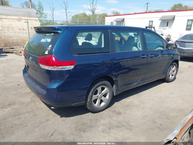 2011 TOYOTA SIENNA 5TDKA3DC2BS001985 Photo 3