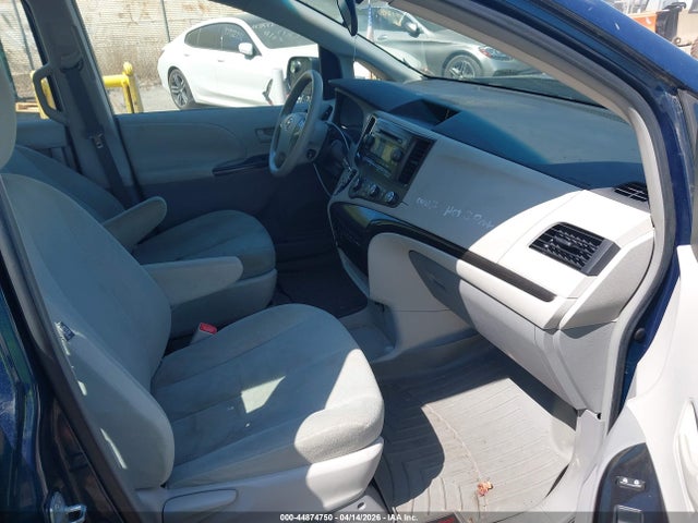 2011 TOYOTA SIENNA 5TDKA3DC2BS001985 Photo 4