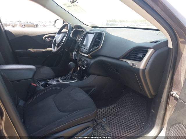 1C4PJMCS9FW538699 Jeep Cherokee Latitude