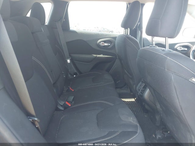 1C4PJMCS9FW538699 Jeep Cherokee Latitude
