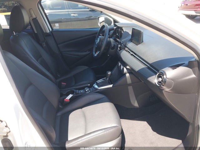 3MYDLBYV5KY513565 Toyota Yaris Xle