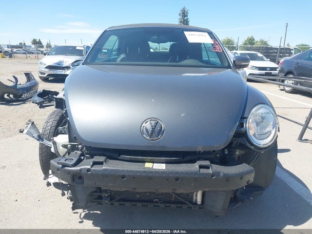 2013 Volkswagen Beetle 2.5l მანქანა იყიდება აუქციონზე, vin: 3VW5P7AT2DM810782, აუქციონის ნომერი: 44874912