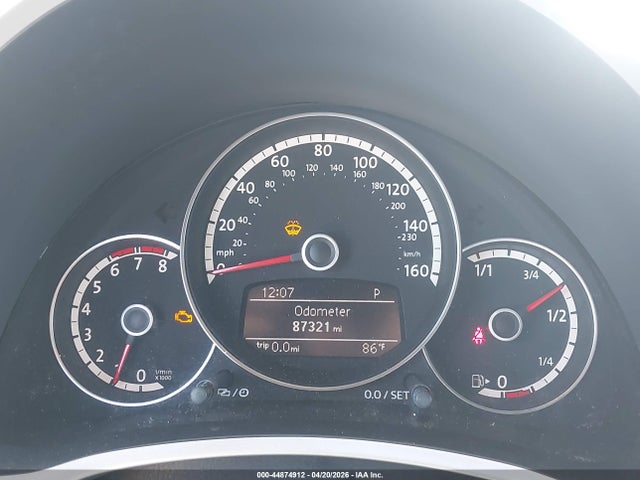 2013 Volkswagen Beetle 2.5l მანქანა იყიდება აუქციონზე, vin: 3VW5P7AT2DM810782, აუქციონის ნომერი: 44874912