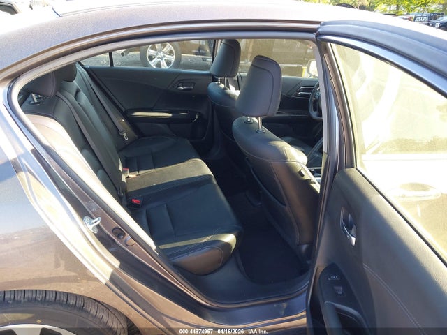 44874957 :رقم المزاد ، JHMCR6F7XHC030741 vin ، 2017 Honda Accord Hybrid Touring مزاد بيع