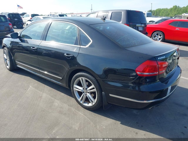 Aukcja sprzedaży 2015 Volkswagen Passat 2.0l Tdi Sel Premium, vin: 1VWCV7A32FC033084, numer aukcji: 44875007