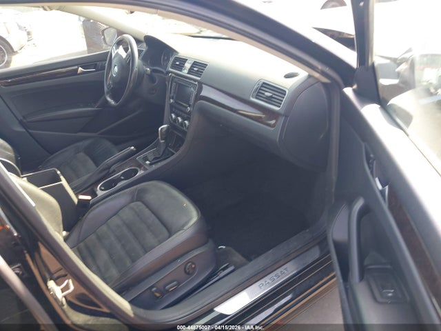 Aukcja sprzedaży 2015 Volkswagen Passat 2.0l Tdi Sel Premium, vin: 1VWCV7A32FC033084, numer aukcji: 44875007