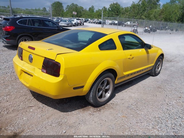 2005 Ford Mustang V6 Deluxe/v6 Premium მანქანა იყიდება აუქციონზე, vin: 1ZVFT80N355114299, აუქციონის ნომერი: 44875058