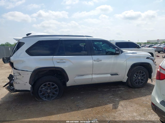 Toyota Sequoia Platinum 2026 7SVAAABA3TX077704 Image 13