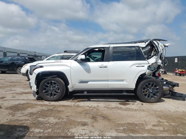 Toyota Sequoia Platinum 2026 7SVAAABA3TX077704 Image 14