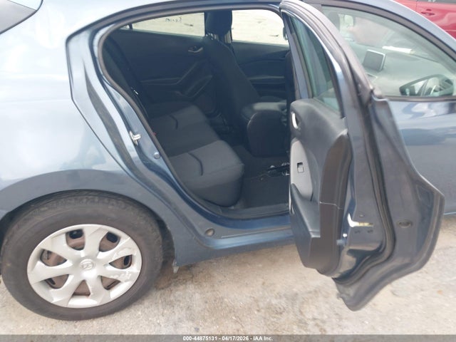 Продаж на аукціоні авто 2015 Mazda Mazda3 I Sport, vin: 3MZBM1K79FM181700, номер лоту: 44875131
